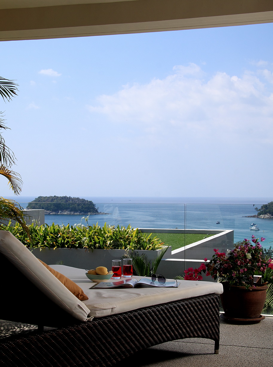 Phuket Rental: 2 Bedrooms Luxury Condo in Kata