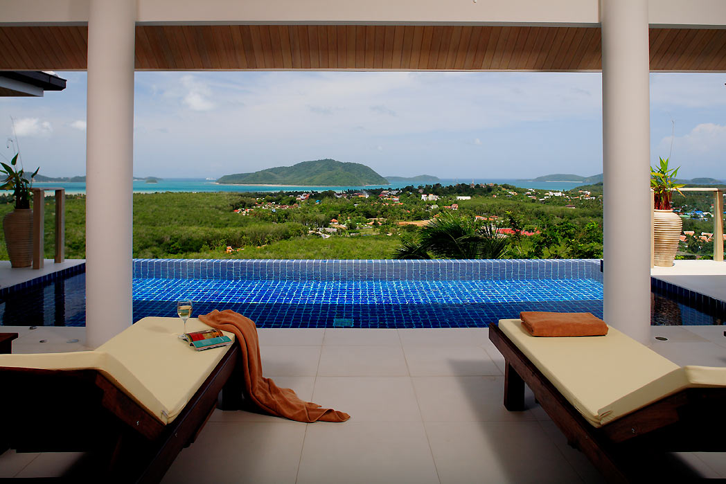 Phuket Rental: 4 Bedrooms Seaview Villa in Nai Harn