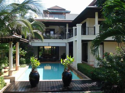 Phuket Rental: 4 Bedrooms Phuket Villa Walking Distance to the Beach
