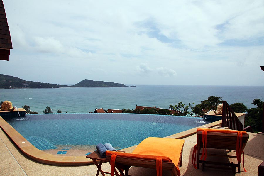 Phuket Rental: 4 Bedrooms Villa Walking Distance to Patong Beach